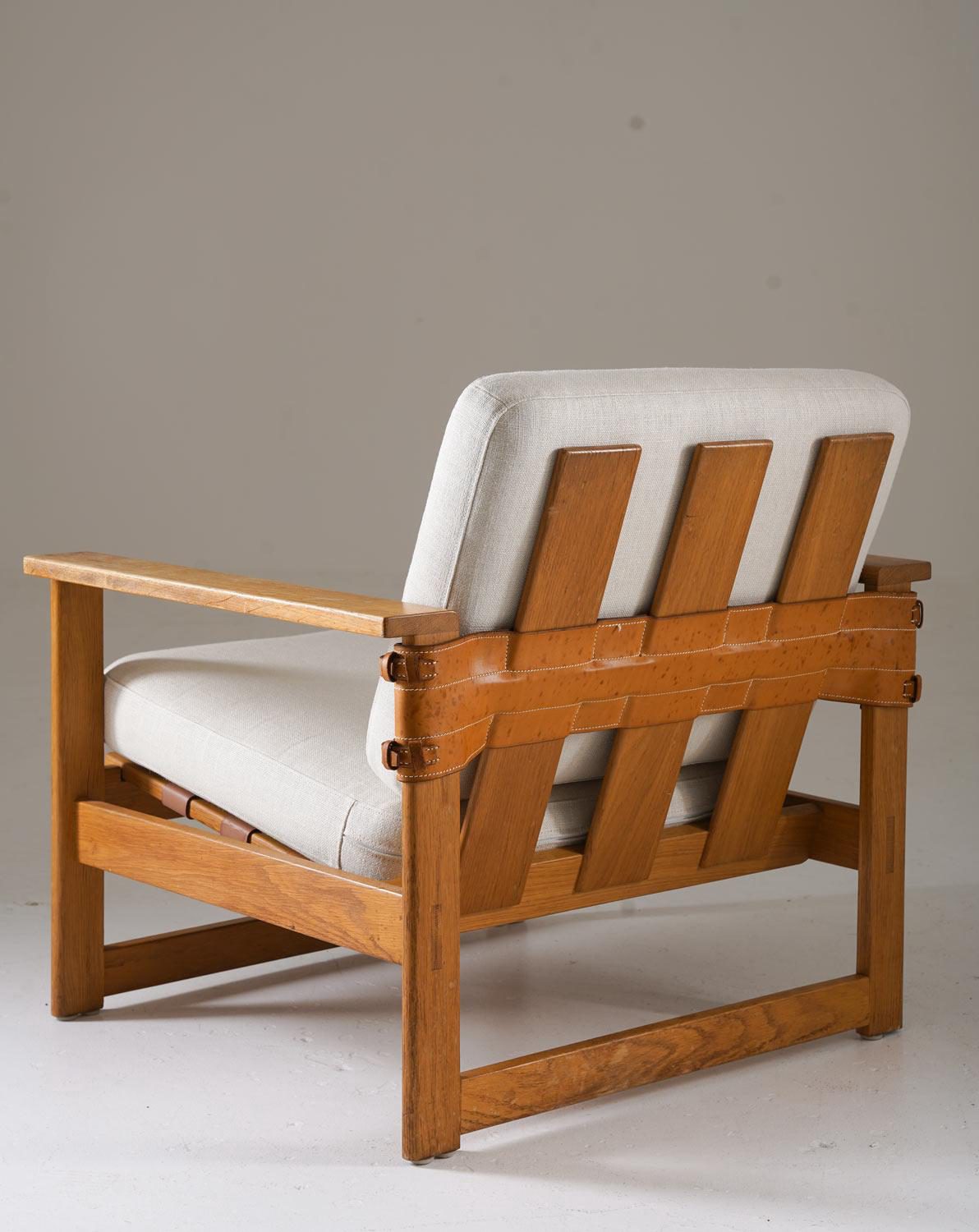 Scandinavian Midcentury Lounge Chairs in Oak and Leather by Nils Roth, 1960s For Sale 1