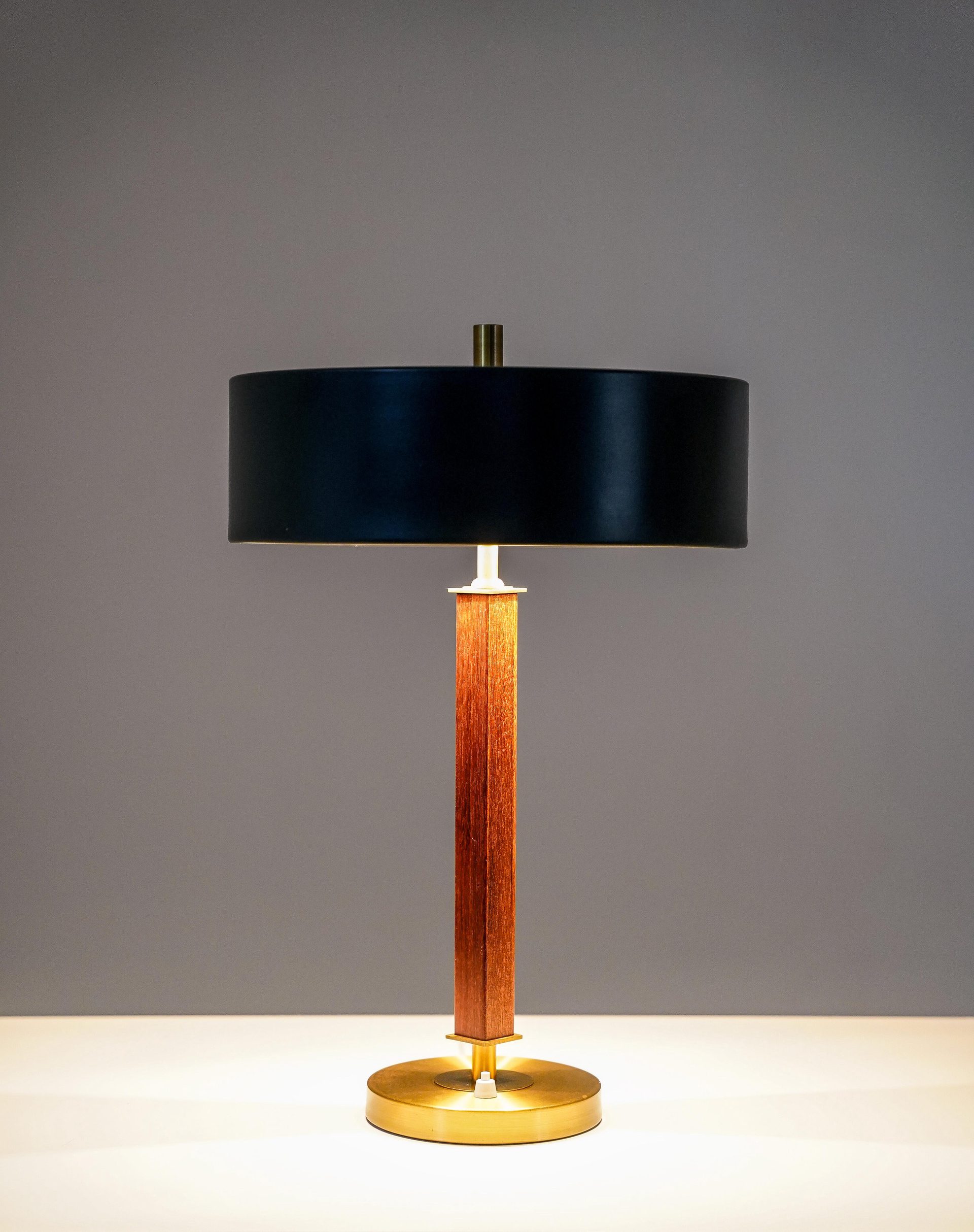 Mid-Century Modern Table lamp by Einar Bäckströms Metallvarufabrik, Sweden, 1960s For Sale