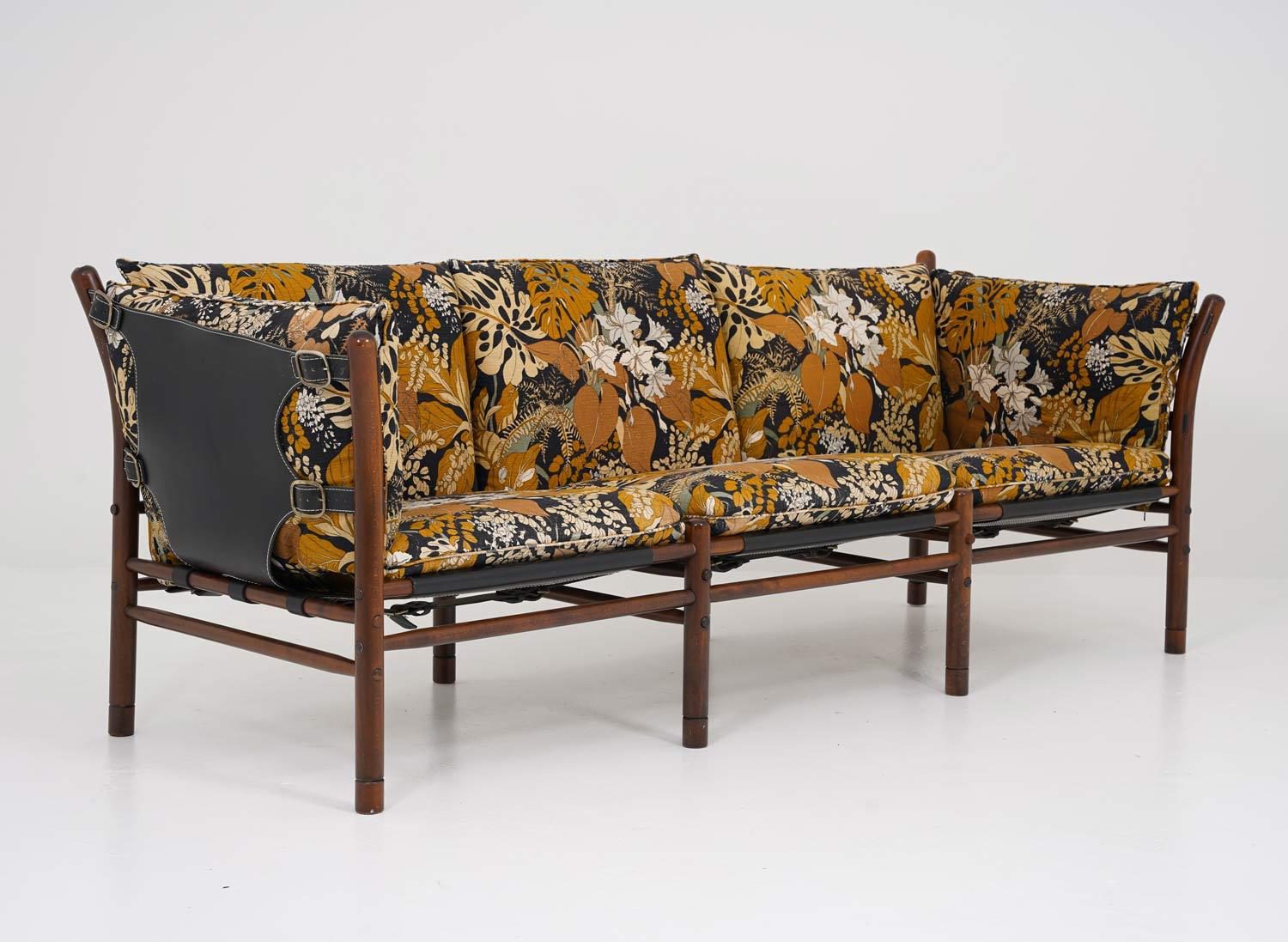 Scandinavian Modern Midcentury Swedish Sofa "Ilona" by Arne Norell For Sale
